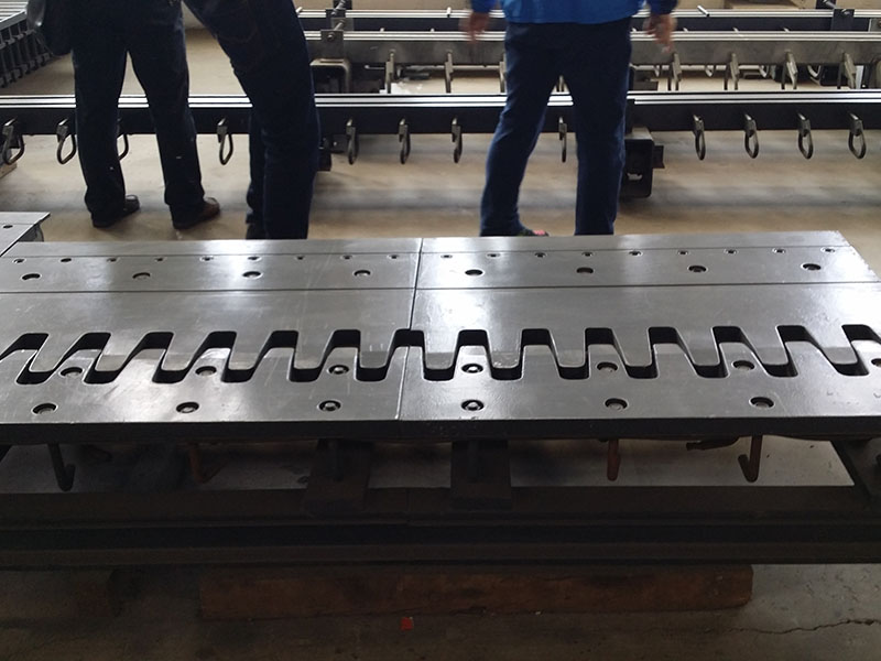 ������s�b��